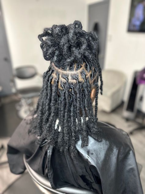 Locs Styles Half Up Half Down, Half Up Half Down Loc Ponytail, Loc Pedal Styles, Loc Ponytail, Loc Bun, Short Locs Hairstyles, Short Locs, Locs Styles, Locs Hairstyles