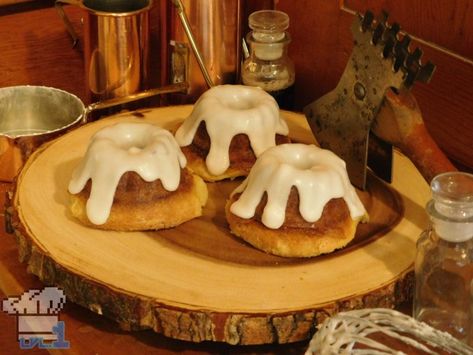 Skyrim Sweet Rolls, Sweet Rolls Skyrim, Sweetroll Skyrim, Marajuana Recipes, Skyrim Food, Scrolls Recipe, Bienenstich Recipe, Movie Recipes, Herring Recipes