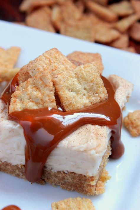 No Bake Cinnamon Sugar Cheesecake Bars Cinnamon Cheesecake, Cinnamon Roll Cheesecake, Bar Desserts, Easy No Bake Cheesecake, Cheesecake Bar Recipes, Bake Cheesecake, No Bake Bars, No Bake Cheesecake, Cheesecake Bars