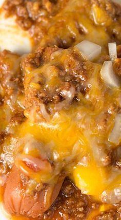 Low Carb Chili Dog Bake Chili Dog Bake, Chili Dog Casserole, Thm Meals, Cena Keto, Chili Dog, Low Carb Chili, Keto Beef Recipes, Low Carb Casseroles, Chili Dogs