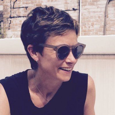 stephanie gosk (@stephgosk) | Twitter Stephanie Gosk Haircut, Short Layered Hair, Hairdo Ideas, Short Hair Dont Care, Woman With Glasses, Trendy Short Hairstyles, Boy Cut, Hair 2022, Short Hair Pixie