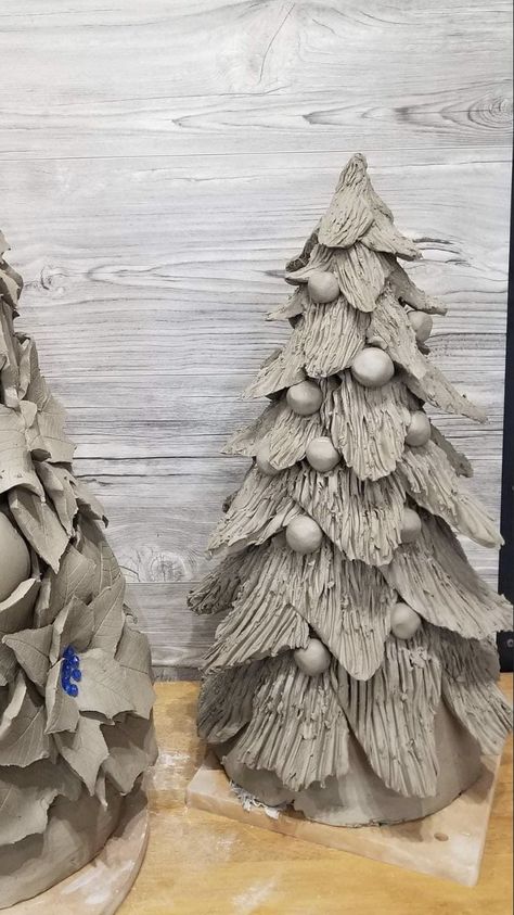 Clay Christmas Trees, Pinterest Christmas Crafts, Holiday Pottery, Clay Christmas Decorations, Ceramic Christmas Decorations, Pottery Ornaments, Kids Clay, Clay Christmas, Pottery Handbuilding