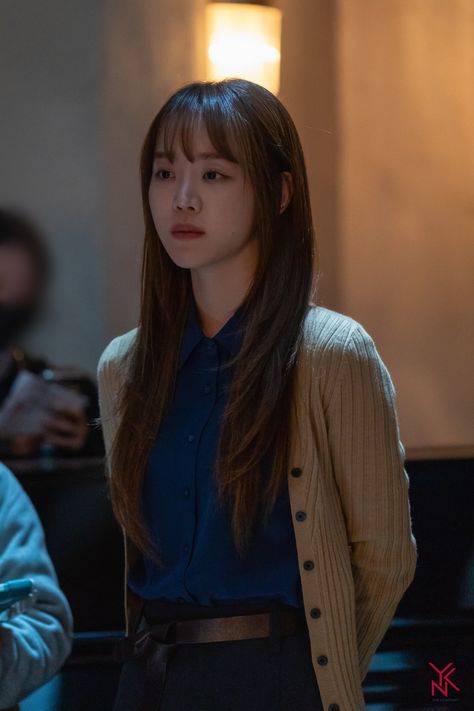 Shin Hyesun, Sun Images, Kdrama Style, Shin Hye Sun, Goblin Kdrama, Shin Hye-sun, Book Recs, Korean Actress, Casual Style Outfits