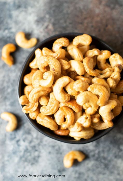 Honey Roasted Cashews Honey Roasted Cashews Recipe, Honey Roasted Cashews, Mason Jar Snacks, Silvester Snacks, Roasted Nuts Recipe, Dried Fruit Recipe, Cashew Recipes, Dairy Free Snacks, Yogurt Breakfast