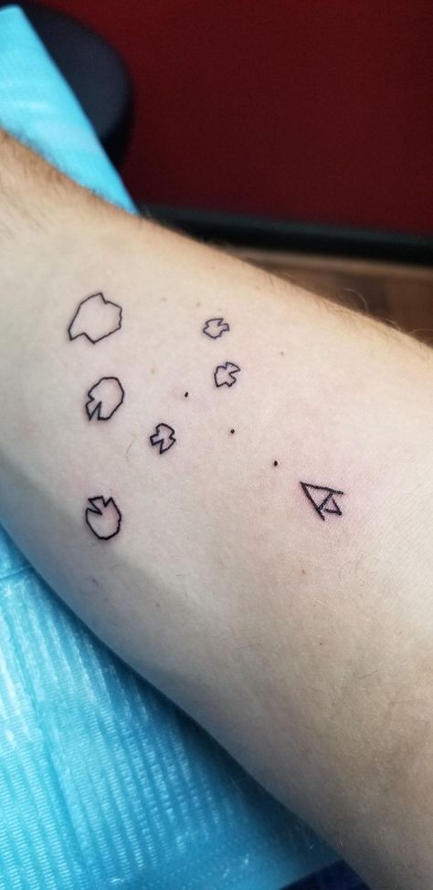 Arcade Tattoo, Ufo Tattoo, Gaming Tattoo, R Tattoo, Under My Skin, Print Tattoos, Infinity Tattoo, Paw Print Tattoo, Paw Print