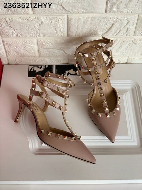 Shoes Heels Classy, Ysl Shoes, Short Heels, Heels Classy, Pink Sandals, Valentino Women, Saint Laurent Shoes, Nude Heels, Nude Pink