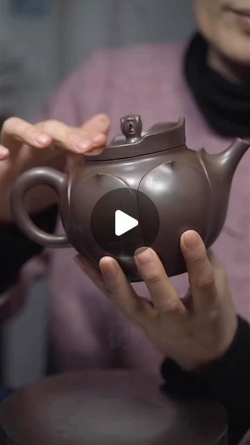 Oriental.Potcraft on Instagram: "Handcrafted Chinese Yixing pottery teapot link in our Bio 🙌🏻 https://orientalpotcraft.shop/ #art #handmade #crafts #diy #artist #craft #arts #crafting #creative #artwork #painting #smallbusiness #homedecor #artistsoninstagram #design #handcrafted #crafty #artsy #love #drawing #diycrafts #giftideas #etsy #decor #artoftheday #handmadewithlove #homemade #creativity #instagood" Etsy Decor, Yixing Teapot, Pottery Teapots, Love Drawing, Creative Artwork, Art Handmade, Shop Art, Crafts Diy, Artwork Painting