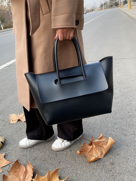 Perfect Handbag, Elegant Bags, Brown Shoulder Bag, Designer Shoulder Bags, Shopper Tote, Shoulder Tote Bag, Black Tote Bag, Womens Tote, Shoulder Tote