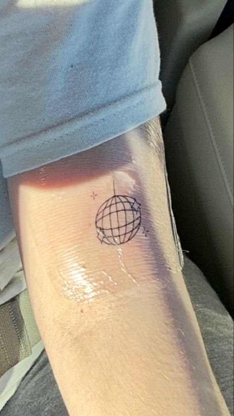 Mirrorball Tattoo Minimalist, Mirror Ball Tattoo Taylor Swift, Mirror Ball Tattoo, Mirrorball Tattoo, Swift Tattoo, Microphone Tattoo, Sticker Sleeve, Harry Tattoos, Ball Tattoo