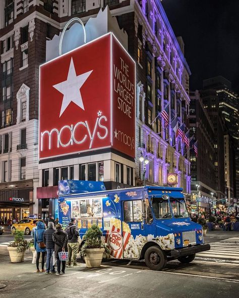 #macys #newyork #newyorkcity #shopping #manhattan #streetphotography Herald Square Nyc, Sleep City, Christmas Nyc, New York Pictures, Budget Vacation, Nyc Girl, Nyc Aesthetic, I Love Ny, Nyc Trip