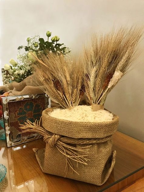 Norooz Design, Bag Of Rice, Haft Seen, Communion Table, Church Altar Decorations, Deco Nature, Communion Party, Christmas Play, Harvest Decorations