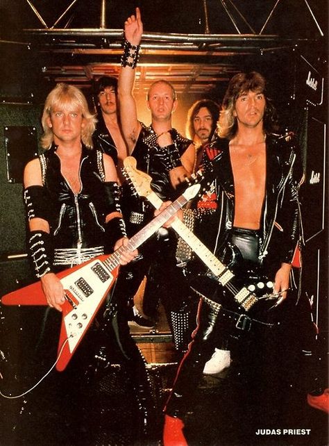 Judas Priest: Wanna know why metal bands started wearing lots of studded leather, chains, etc? Look right here. Overkill Band, Steve Harris, Heavy Metal Rock, Musica Rock, Rock N’roll, Heavy Metal Music, Judas Priest, Band Photos, Mötley Crüe