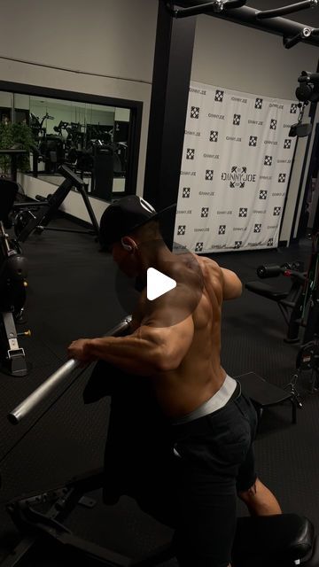 Danny Joe “HYBRID ONLINE COACH” on Instagram: "How to perform “UPRIGHT ROW” perfectly. *INCLINE BENCH, LEAN FORWARD TO LOCK YOURSELF, LOOK CAREFULLY AT THE DIRECTION OF MY ELBOWS AND MY RANGE OF MOTIONS CAREFULLY* #shoulderday #shoulderworkout #shoulderexercises #workoutoftheday #workoutvideo" Upright Row, Incline Bench, Shoulder Day, Shoulder Workout, Online Coaching, Range Of Motion, Workout Videos, The Row, Motion