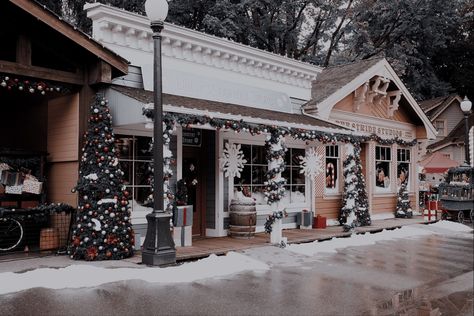 The Christmas Fix Lucy Score, How My Neighbor Stole Christmas Aesthetics, The Christmas Fix Lucy Score Aesthetic, Christmas Playlist, Christmas Romance, Winter Aesthetic, Christmas Aesthetic, Romance Novels, Romance Books