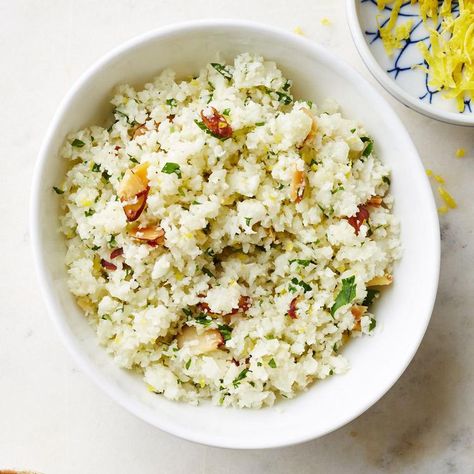 Cauliflower Rice Pilaf, Paleo Soup Recipe, Meals Videos, Rice Pilaf Recipe, Pilaf Recipes, Cauliflower Rice Recipes, Rice Pilaf, Carb Meals, Idee Pasto Sano