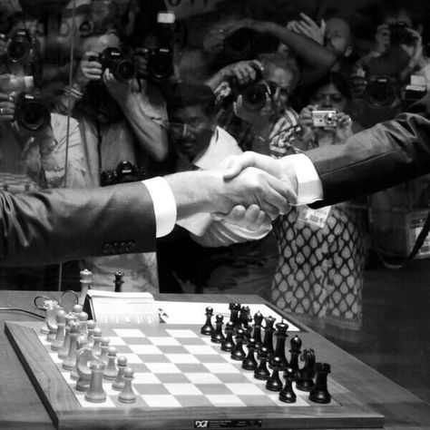 Handshake Aesthetic, Check And Mate, Chess Basics, Funny Truth Or Dare, Messi Y Cristiano, Chess Championship, Chess Tactics, How To Play Chess, You Are My Moon