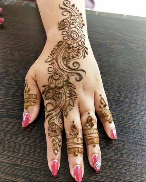 Tag the artist 🙈 👍 or 👎 🤔 FOLLOW US FOR MORE 🔽 @henna.art.lovers @henna.art.lovers @henna.art.lovers ➖➖➖➖➖➖➖➖➖➖➖ #henna #hennafun #hennaart… Beautiful Arabic Mehndi Designs, Mehndi Tutorial, Bridal Dulhan, Henna Tattoo Designs Arm, Latest Mehndi Design, Henna Ink, Kids Henna, Mahendi Designs, Pretty Henna