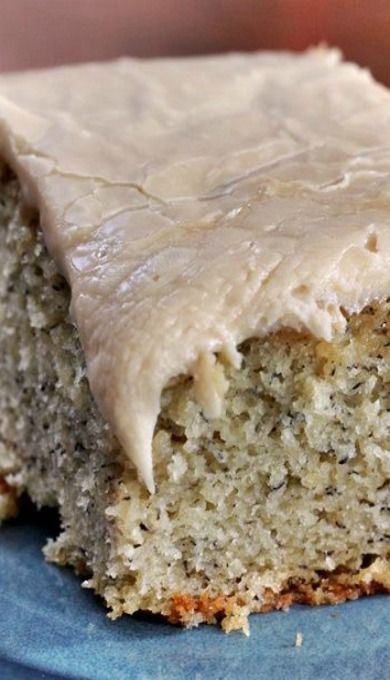 Banana Cake Icing, Banana Cake Frosting, Banana Cake With Caramel, Cake With Caramel Frosting, Brownies Healthy, Moist Banana Cake, Banana Bread Brownies, Cake With Caramel, Oatmeal Cake