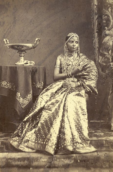 Southern women in traditional attire 1872 Vintage Indian Fashion, Royal Indian, Southern Women, Vintage India, Ancient India, Indian History, Indian Aesthetic, Traditional Attire, Old Fashion