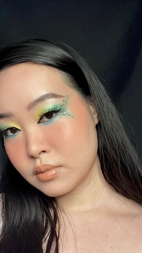 @clara.slays on tiktok and ig Debut Taylor Swift Makeup, Taylor Swift Debut Makeup, Debut Makeup, Debut Taylor Swift, Debut Taylor, Taylor Swift Makeup, Taylor Swift Debut, Eras Outfits, Mua Makeup