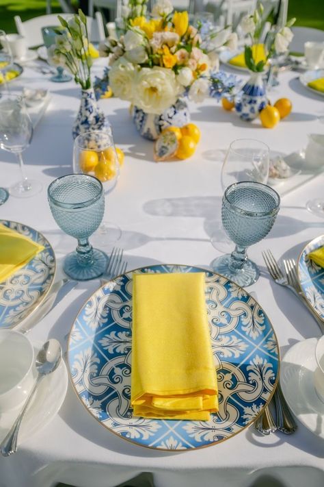 Amalfi Coast Floral Arrangements, Blue White Lemon Tablescape, Amalfi Coast Tablescape, Lemon Bridal Shower Table Decor, Lemoncello Theme Party, Amalfi Coast Table Setting, Capri Bridal Shower Theme, Almafi Coast Themed Party, Capri Theme Party