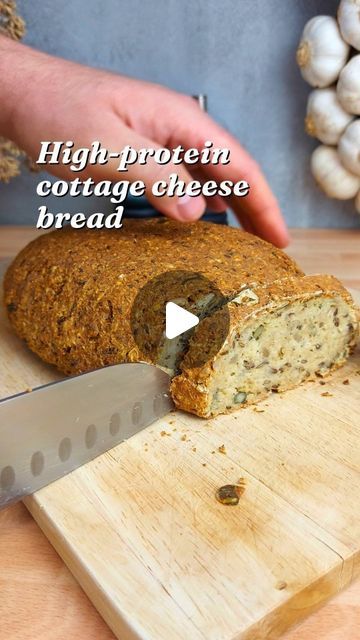 High Protein Cottage Cheese Bread, Cottage Cheese Oatmeal Bread, High Protein Bread Recipe, Cottage Cheese Bread 2 Ingredients, Healthy Bread Recipes Homemade, Recipes With Cottage Cheese Healthy, Cottage Bread Recipe, Cottage Cheese Loaf, Bread With Cottage Cheese