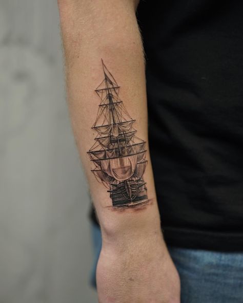 95 Ship Tattoo Ideas and Meanings Inspired by the Ocean Ship Tattoo Sleeves, Sailing Tattoo, Dutch Tattoo, Pirate Ship Tattoo, Sailboat Tattoo, Boat Tattoo, Anker Tattoo, Pirate Tattoo, Noir Art