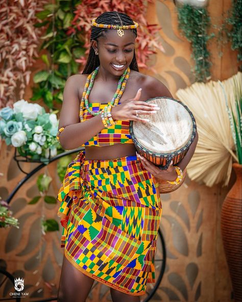 Ankara , Kente ,Ghana Fashion , Accra Ghana Culture Cloths, Ankara Background Photoshoot, Ghana Photoshoot Ideas, Ghana Cultural Wear, Ghana Clothing Styles, Ghana Traditional Dress, Ghana Dresses Traditional, Ghana Culture Aesthetic, Ghanaian Traditional Wear