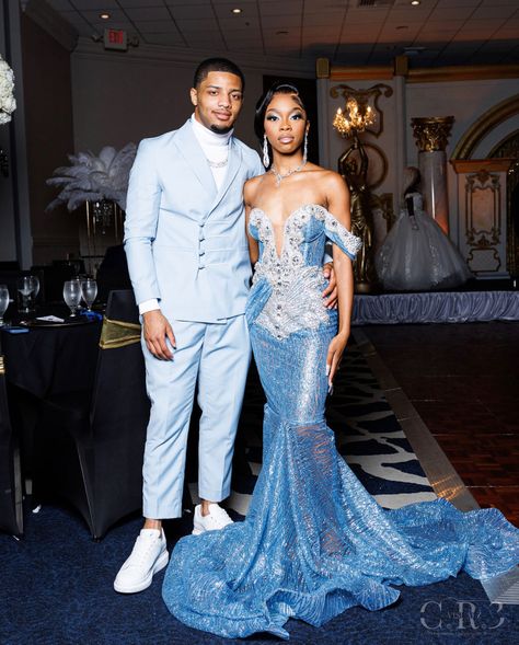 Blue Prom Dress Couple, Prom Color Ideas, Prom Dress Couple, Prom 2k24, Prom Blue, Senior Szn, Dress Couple, Prom Picture Poses, Prom Picture