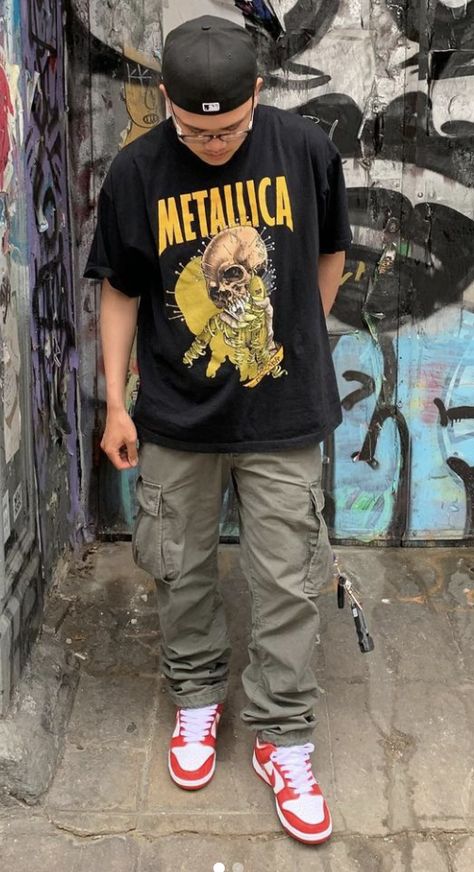 Graphic Tee And Cargo Pants Men, Cargo Pants Graphic Tee Outfit Men, Graphic Tee Outfit Men Street Styles, Graphic Shirt Outfit Men, Mens Graphic Tee Outfit, Shein Outfits Men, Tommy Clothes, Graphic Tee Outfit Men, Cargo Pants Outfit Ideas