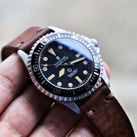 Mens Watches Guide, Steinhart Watch, Horology Design, Best Looking Watches, Submariner Watch, Field Watches, Men's Vintage Watch, Best Watches For Men, Wrist Game