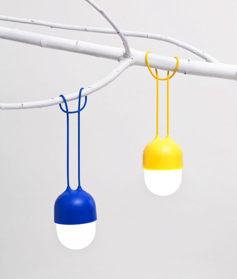 ionna vautrin's clover pilot light hangs at frankfurt's ambiente 2015 Lampe Design, Design Industrial, Portable Lamps, Luminaire Design, Portable Light, Wall Gallery, Modern Lamp, Lampe Led, Objects Design