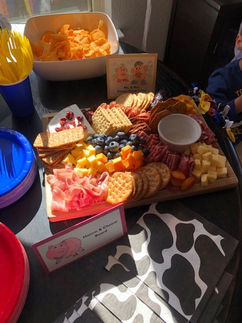 Toy Story Food Party Ideas, Toy Story Finger Foods, Mr And Mrs Potato Head, Toy Story Themed Party Food, Buzz Lightyear Food, Toy Story Charcuterie Board, Food For Toy Story Party, Toy Story Appetizers, Toy Story Party Foods