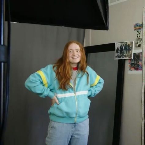 Max Mayfield Dear Billy, Max Season 4 Outfits, Sadie Sink Pfp Aesthetic, Max Mayfield Season 4 Outfits, Max Mayfield Behind The Scenes, Max Mayfield Cosplay, Max Mayfield Wallpaper Aesthetic, Max Mayfield Outfit, Sadie Sink Pfp