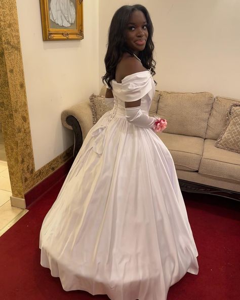 Black girl, white dress White Cotillion Dresses, Debutante Ball Dresses, Debutante Ball Aesthetic, Black Debutante, Cotillion Dresses, Debutante Dresses, Ball Aesthetic, Debutante Ball, Dress Inspo