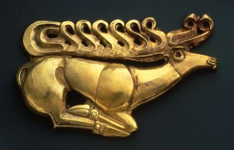 Scythian Shield emblem (end of the 7th century B.C. Northern Caucasus from the Kostromskaia kurgan, Gold) Antlered Doe, Ancient Jewellery, Hermitage Museum, Art Antique, Ancient Jewelry, Ancient Artifacts, Historical Artifacts, Ancient Civilizations, Ancient History