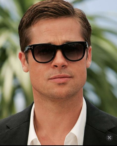 Brad Pitt Short Hair, Fade Haircut With Beard, Brad Pitt Haircut, Classic Mens Haircut, Mens Medium Length Hairstyles, Classic Mens Hairstyles, Classic Haircut, Classy Hairstyles, Mens Hairstyles Medium