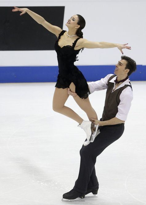 Volosozhar, Trankov win pairs at Euro figure skating champs ... Pair Skating Costumes, Dynamic Poses Ice Skating, Ice Skating Duo, Ice Skating Photos, Duo Figure Skating, Figure Skating Pairs Lifts, Pair Figure Skating, Skating Poses, Figure Skating Pairs