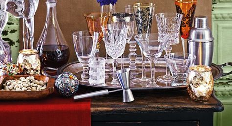 5 Easy Tips for Mixing and Matching Glassware Elegant Table Decor, Table Decorating Ideas, Wedding Glassware, Table Decorating, Elegant Table Settings, Party Bars, How To Mix, Wedding Table Settings, The Grove