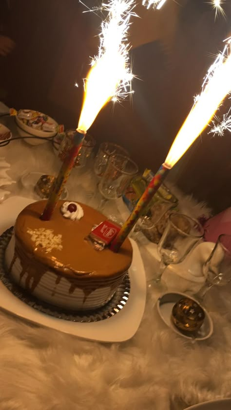 Ayoosh birthday 🎂 Birthday Cake Snap, Cake Snap, Happy Birthday Chocolate Cake, Cake Aesthetic, 18th Birthday Cake, Beautiful Birthday Cakes, Food Drink Photography, Food Vids, A Birthday Cake