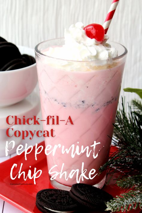 Peppermint Milkshake Recipe, Peach Milkshake Recipe, Extreme Milkshakes, Coffee Milkshake Recipe, Peppermint Shake, Peppermint Milkshake, Peach Milkshake, Recipes Copycat, Peppermint Coffee