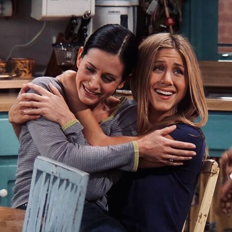 Tv Show Friendships, Friends Widget, Friends Wardrobe, Meme Friends, Monica And Rachel, Monica Rachel, Friends Movie, Friends Best Moments, Foto Disney