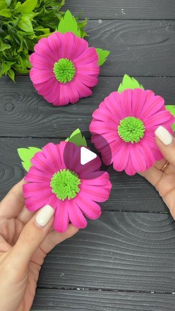 Paper Flowers DIY Easy: Create Beautiful Bouquets in Minutes Flowers Diy Easy, Free Svg Downloads, Diy Crochet Slippers, Craft Ideas Paper, 3d Paper Flowers, Paper Flowers Diy Easy, Easy Yarn Crafts, Paper Flower Arrangements, Physics Notes