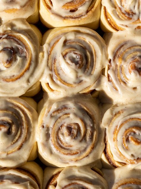 Brown Butter Cinnamon Rolls Butter Cinnamon Rolls, Easy Cinnamon Rolls Recipe, Cinnamon Roll Icing, Cinnamon Roll Bake, Butter Cinnamon, Best Cinnamon Rolls, Pumpkin Cinnamon Rolls, Cinnamon Rolls Recipe, Sweet Breads