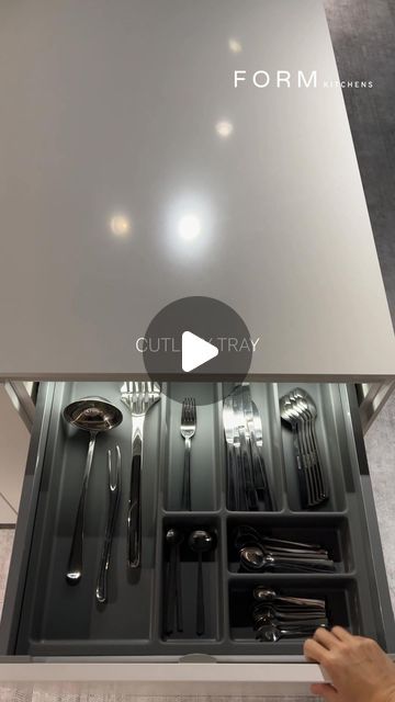 FORM Kitchens on Instagram: "Drawer inserts bring sleek organization to your kitchen, offering a clear overview from above. Whether it's cutlery, utensils, or dishes, everything stays neatly in its place." Cutlery Drawer Organization, Cutlery Drawer, Everything Stays, Drawer Inserts, Kitchen Cutlery, Drawer Organizers, Protein Snacks, Kitchens, Drawers