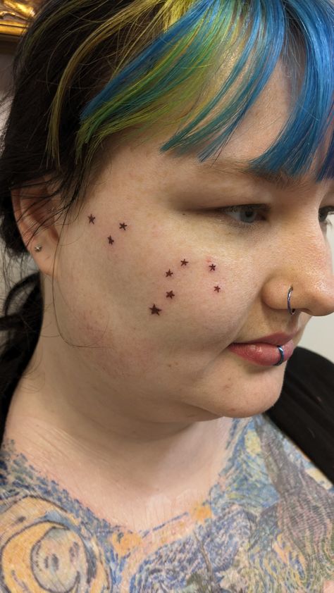 Rainbow Freckles Tattoo, Constellation Freckles, Star Face Tattoo, Freckles Tattoo, Freckles Beauty, Moles On Face, Mark Tattoo, Beauty Marks, Leo Constellation