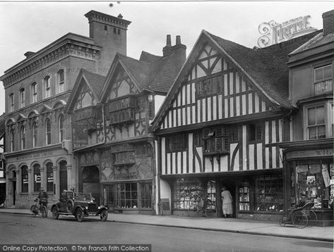 Farnham, Old Houses, The Borough 1924 Farnham Surrey, Abandoned Town, My Favorite Image, Vintage Ads, Old Houses, Louvre, Street View, History, Building