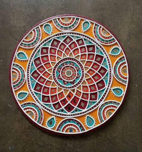 Lipan Art In Rectangle, Lippan Art Big Size, Lippan Art Design Mirror Work Circle, Lipan Art Mirror Work Diy Round, Circle Lippan Art, Lippan Art Design Mirror Work, Lipan Art Mirror Work, Mud Mirror Work, Mud Mirror Art