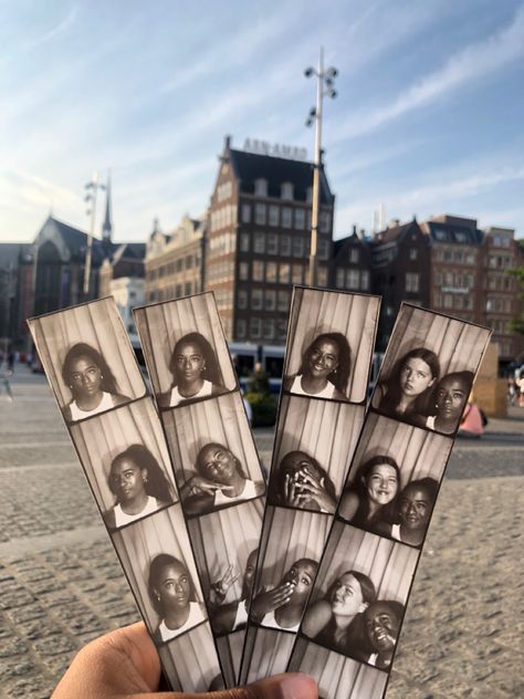 Amsterdam Friends Photo, Emma Chamberlain Amsterdam, Amsterdam Aesthetic Pictures, Amsterdam Ig Pics, Photo Ideas Amsterdam, Amsterdam Travel Aesthetic, Amsterdam Pics Ideas, Amsterdam Aesthetic Spring, Interailing Aesthetic