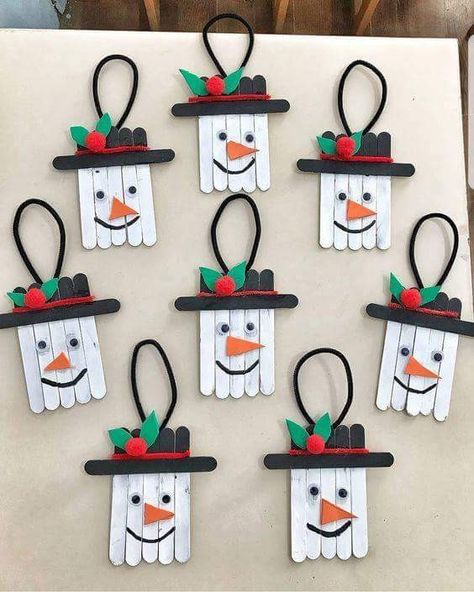 Popsicle Stick Christmas Crafts, Classroom Christmas Decorations, Preschool Christmas Crafts, Christmas Crafts For Kids To Make, Kids Christmas Ornaments, Christmas Arts And Crafts, Preschool Christmas, Easy Christmas Crafts, Holiday Crafts Christmas